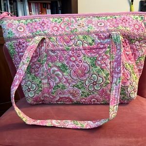 Vera  Bradley zippered tote.